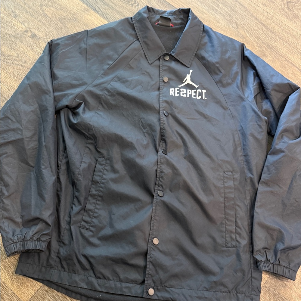 Jordan Black Windbreaker Jacket Lightweight Weather-Resistant